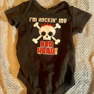 12 Mo PUNK ROCK “ROCKING THE BED HEAD” ONESIE W SKULL